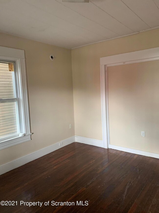 632 Moosic St, Scranton, PA 18505 - photo 7