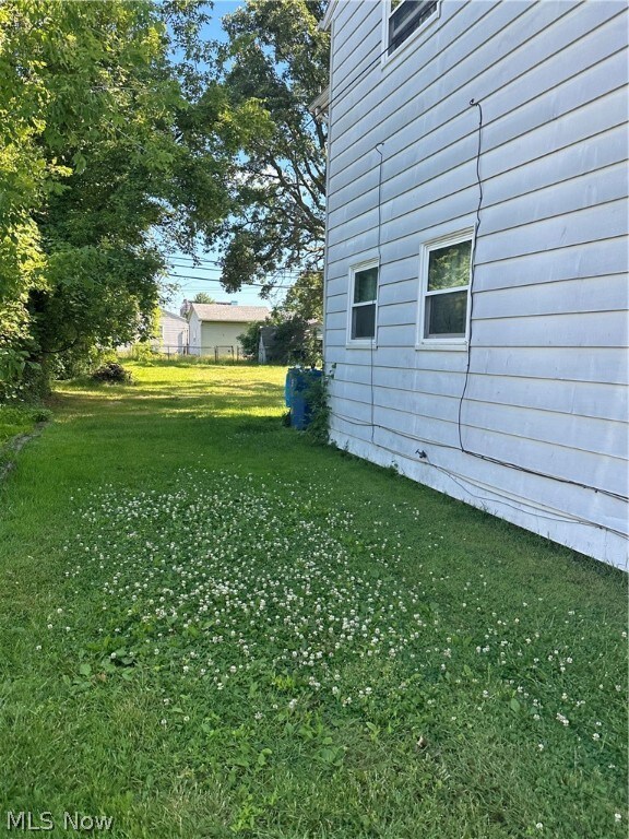 1623 E 33rd St, Lorain, OH 44055 - photo 3