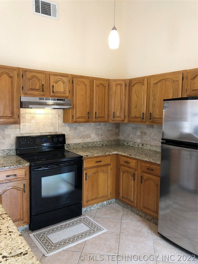 2721 S Narcissus Place, Broken Arrow, OK 74012 - photo 2