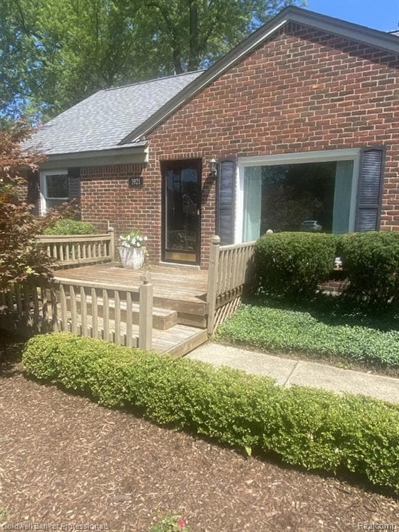 1921 Beverly St, Sylvan Lake, MI 48320 - photo 4