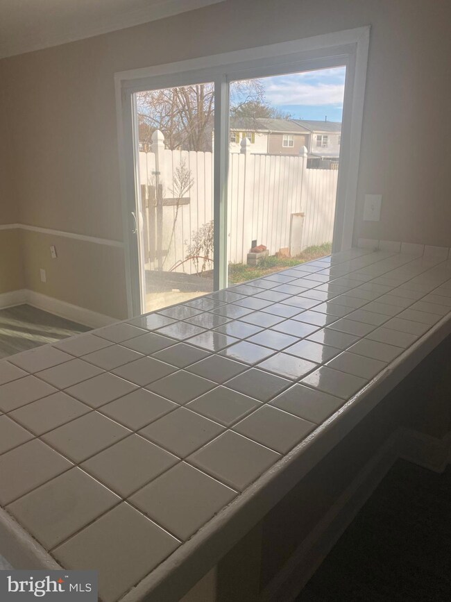 1373 Harford Square Dr, Edgewood, MD 21040 - photo 7