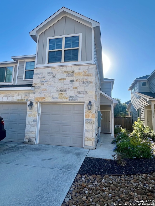 720 Gristmill Dr unit 19B, New Braunfels, TX 78130 - photo 3