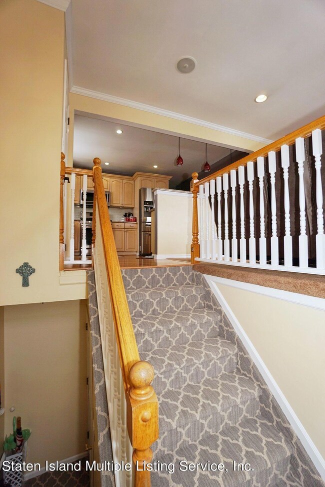 11 Elias Place, Staten Island, NY 10314 - photo 4