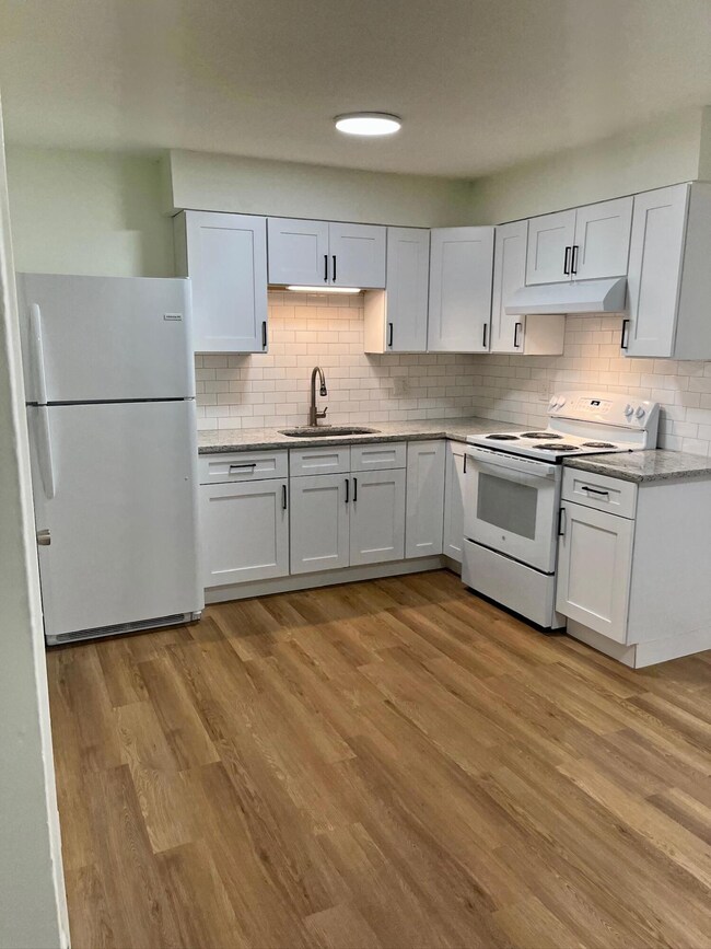 1975 Dunbar Dr unit D, Columbus, OH 43224 - photo 2