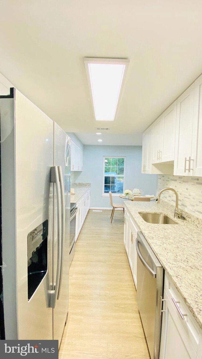 6432 Shannon Station Ct, Springfield, VA 22152 - photo 6