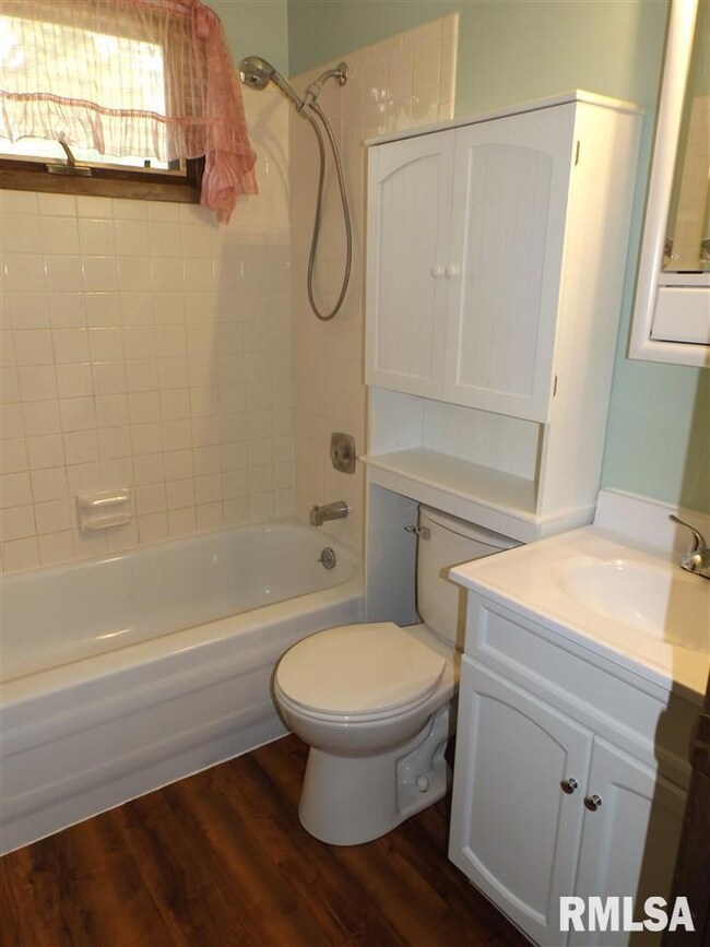 2924 W 66th St, Davenport, IA 52806 - photo 6