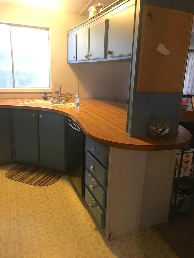 4500 W Rosamond Blvd unit 10a, Rosamond, CA 93560 - photo 5