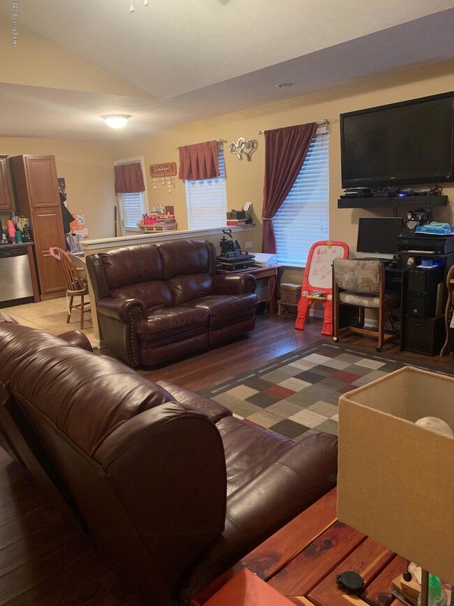 195 Aulbern Dr W, Mount Washington, KY 40047 - photo 3