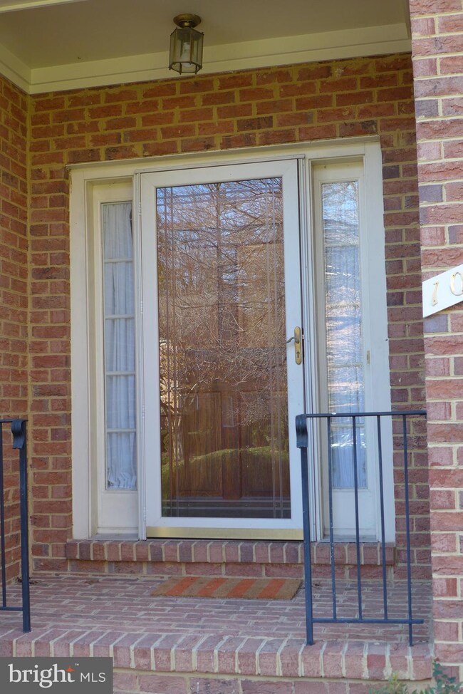 10008 Manor Place, Fairfax, VA 22032 - photo 2
