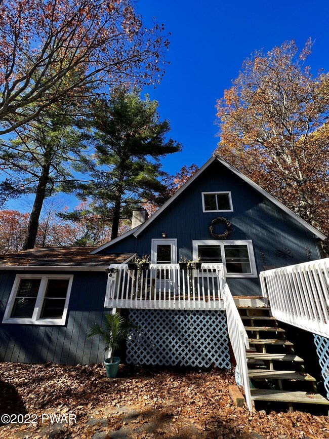 204 Mountain Lake Dr, Dingmans Ferry, PA 18328 - photo 2