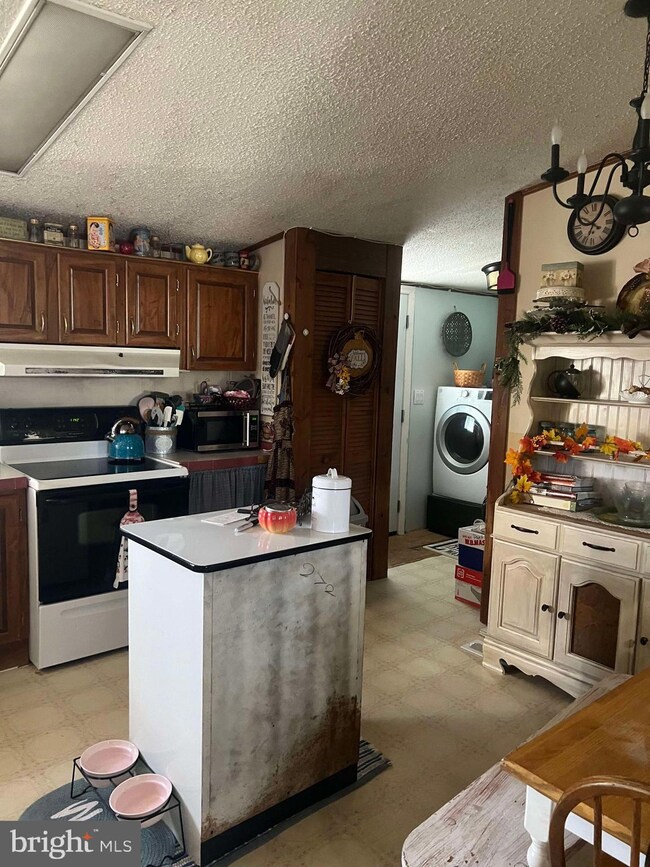 385 Edgewood Ave, Saint Thomas, PA 17252 - photo 4