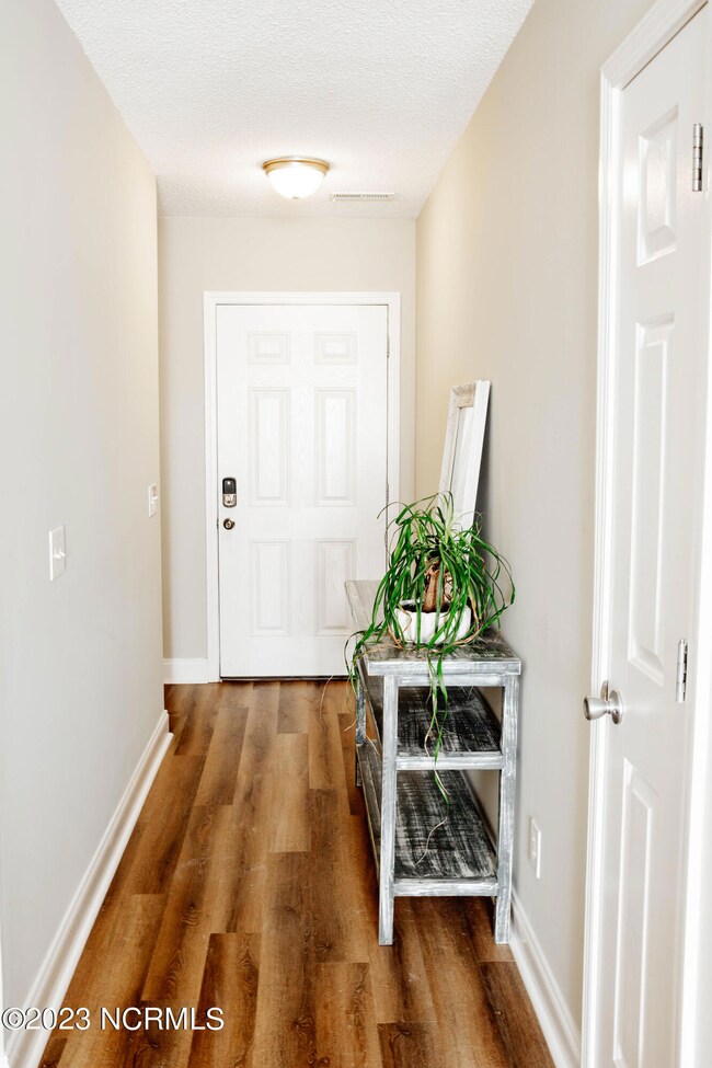 716 Hillside Dr, Wilmington, NC 28412 - photo 4