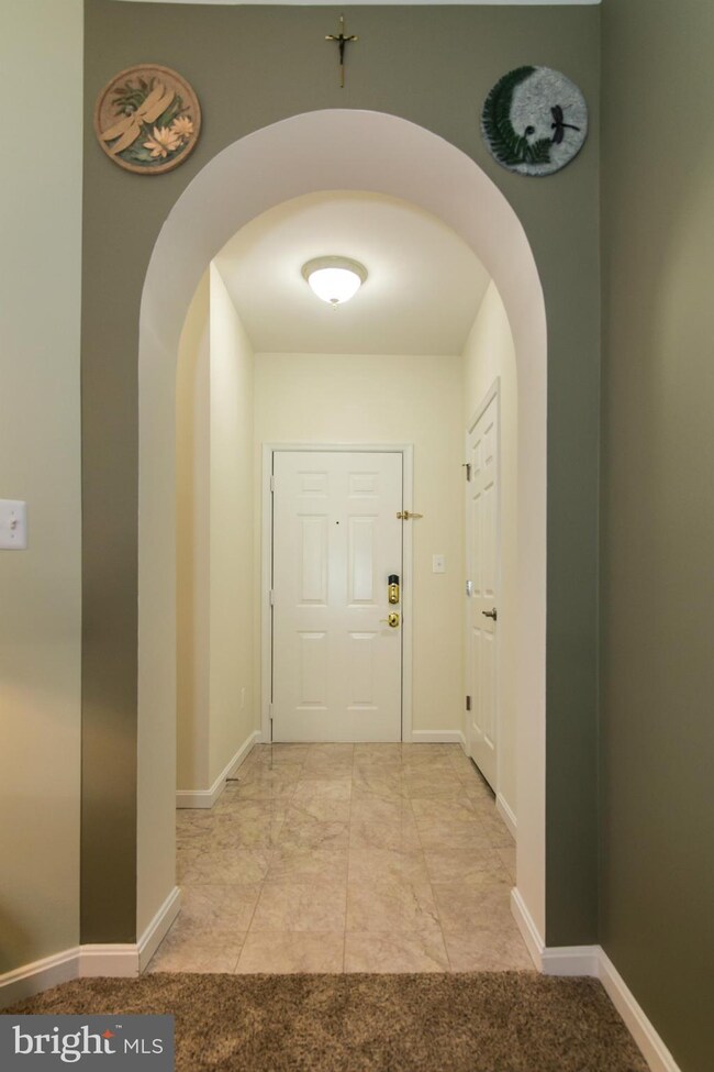 46604 Ellicott Square unit 201, Sterling, VA 20165 - photo 2