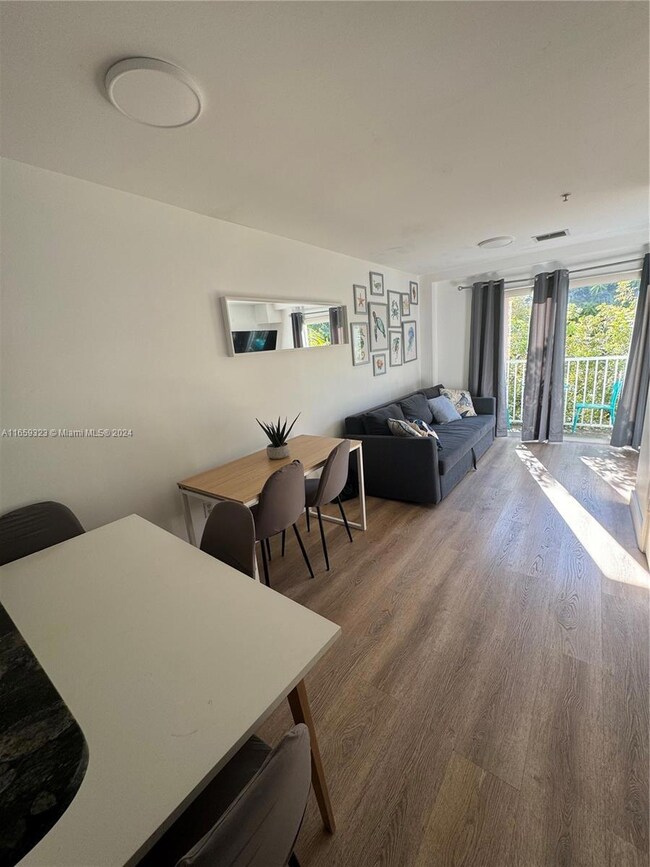 821 SW 2nd St unit 3, Miami, FL 33130 - photo 4