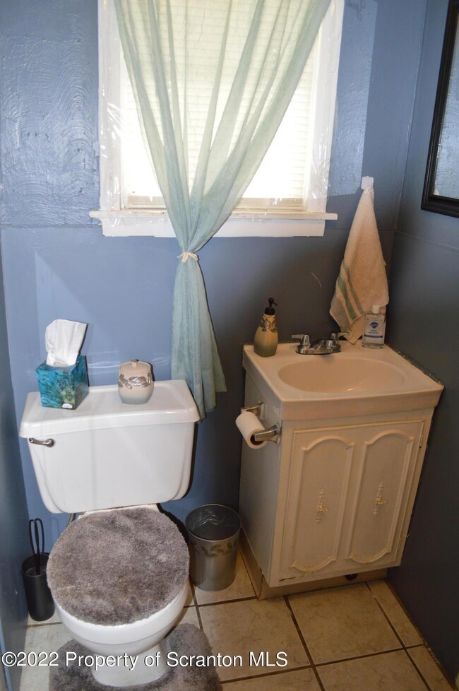 1112 Loomis Ave, Scranton, PA 18504 - photo 6