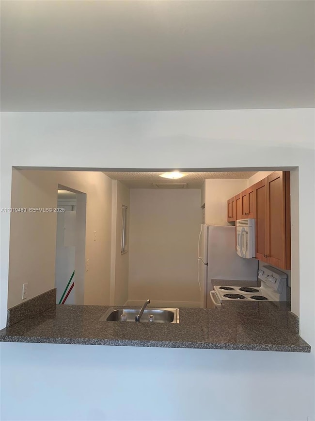 20815 NE 8th Ct unit 20220, Miami, FL 33179 - photo 2