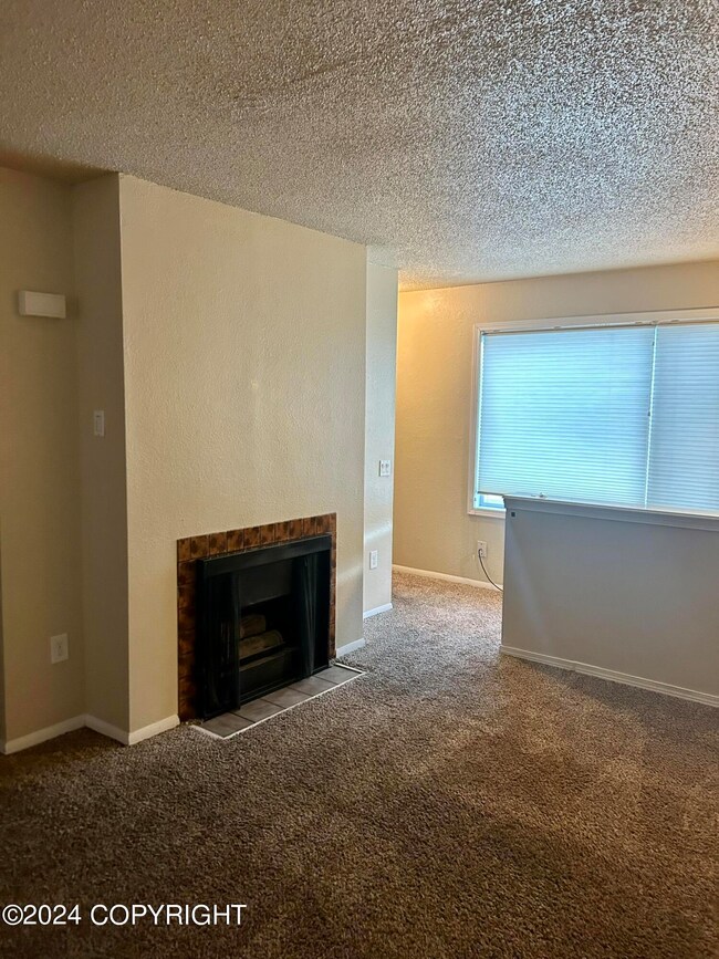 943 E 12th Ave unit 4, Anchorage, AK 99501 - photo 2