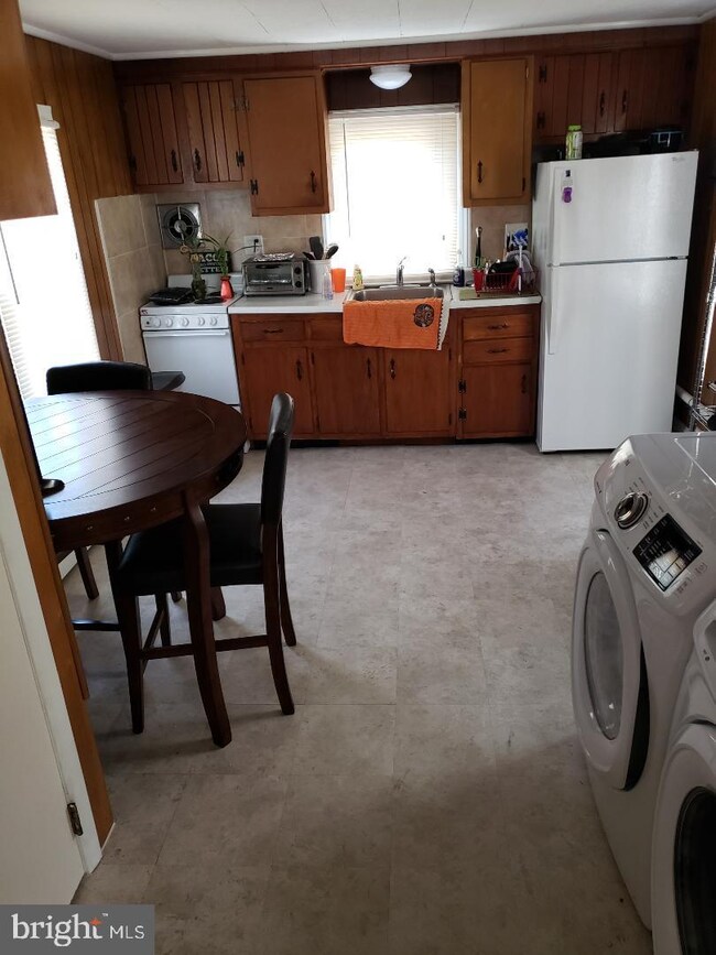 3880 2ND FLOOR Skippack Pike, Skippack, PA 19474 - photo 2