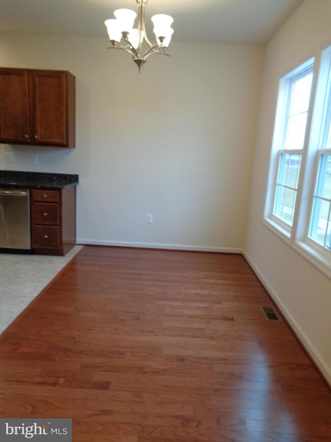 7107 Durrette Rd, Ruther Glen, VA 22546 - photo 3