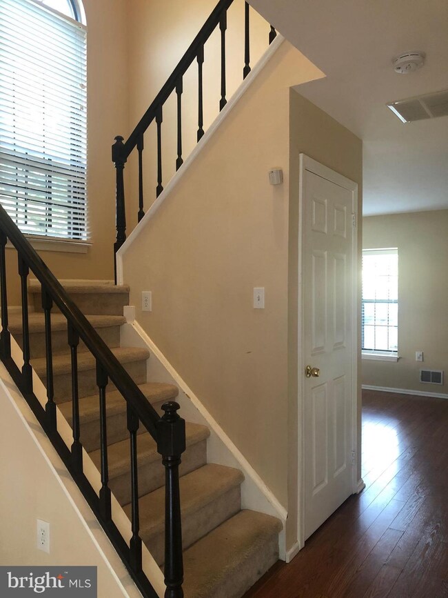 21 Tynemouth Ct, Trenton, NJ 08691 - photo 5