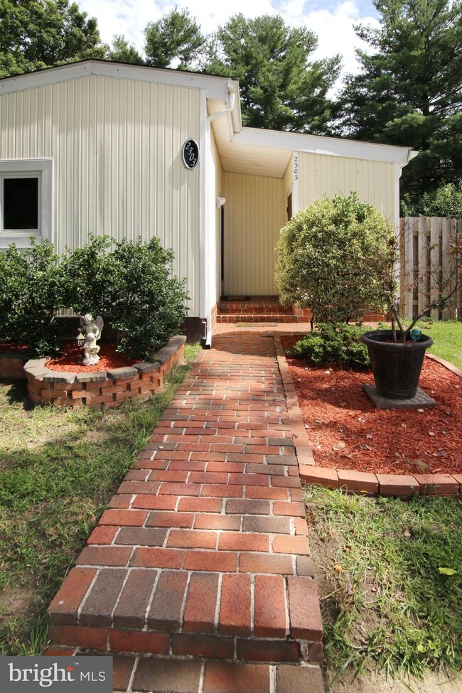 2303 Kingsbury Ln, Woodbridge, VA 22192 - photo 3