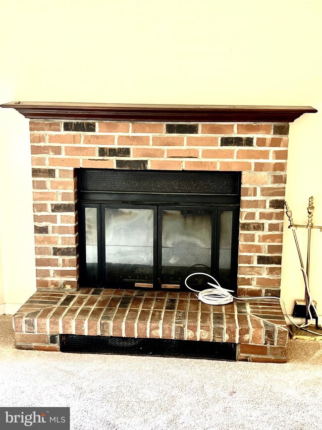 11805 Ashbrook Ct, Germantown, MD 20876 - photo 7