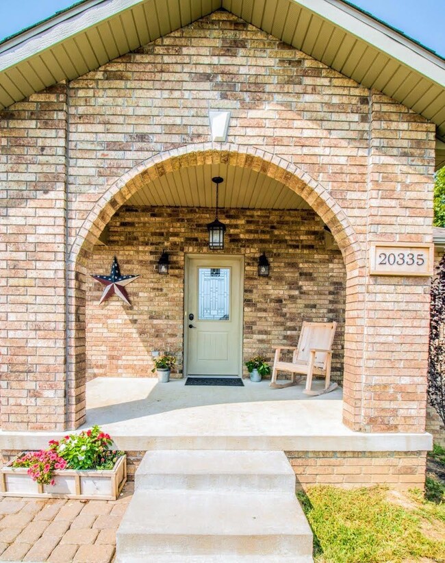 20335 Hardcastle Ln, Saint Robert, MO 65584 - photo 2