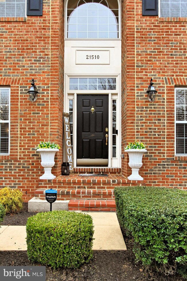 21510 Tithables Cir, Broadlands, VA 20148 - photo 2