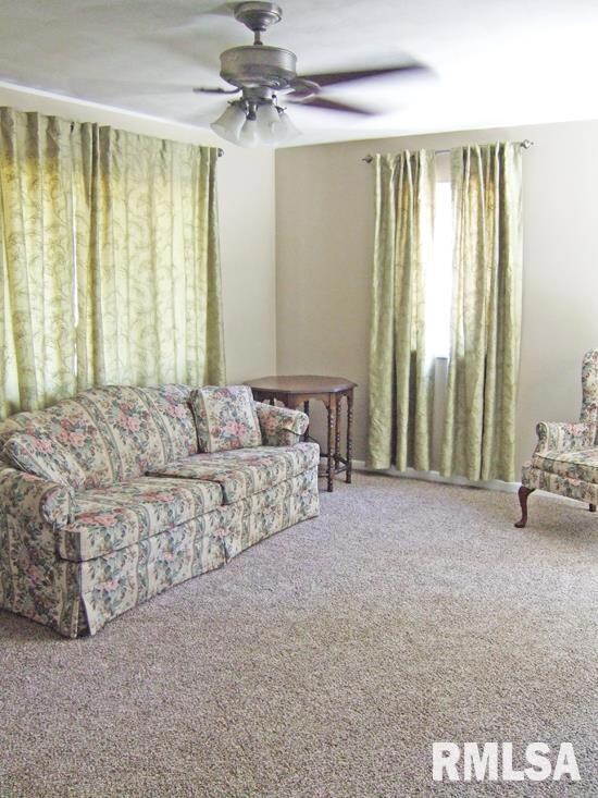 2709 Greenway Dr, Bettendorf, IA 52722 - photo 5