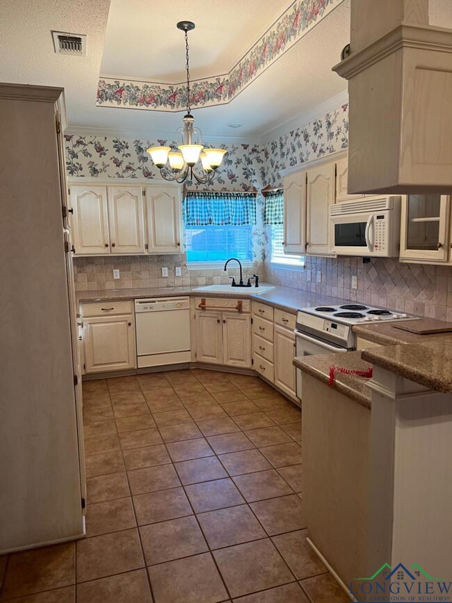 1224 Spring Branch Dr, Tyler, TX 75703 - photo 7