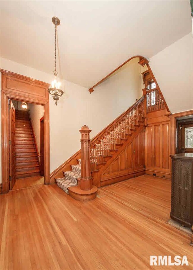 1206 E River Dr, Davenport, IA 52803 - photo 3