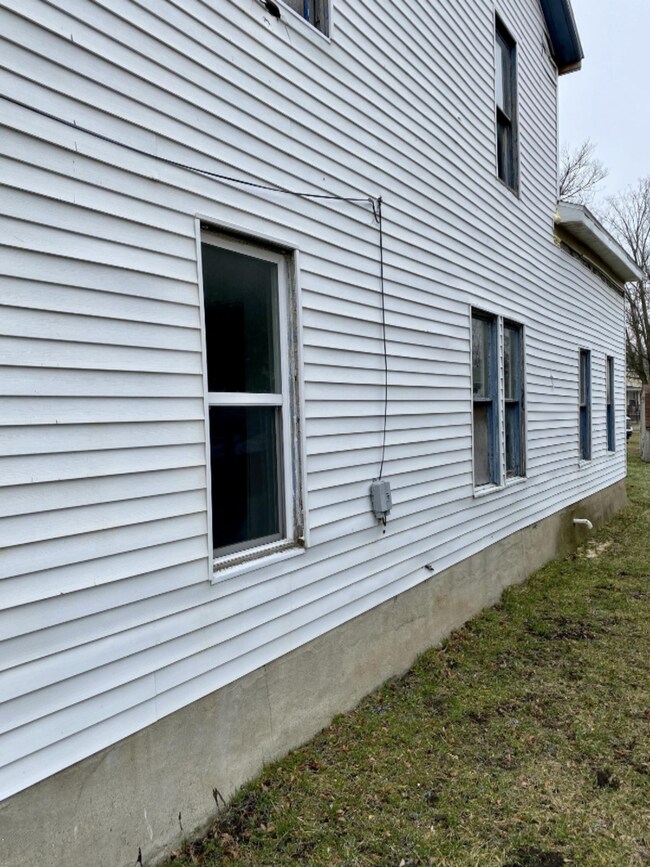 409 S Eagle St, Marshall, MI 49068 - photo 3