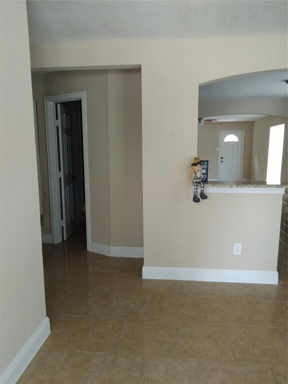 319 Ritchey St, Gainesville, TX 76240 - photo 2