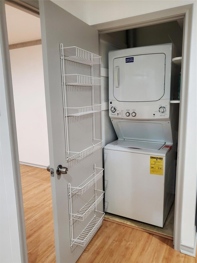 7424 Walling Ln, Dallas, TX 75231 - photo 6