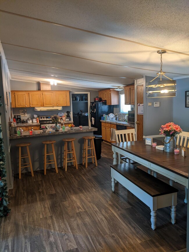 Kitchen/Dining