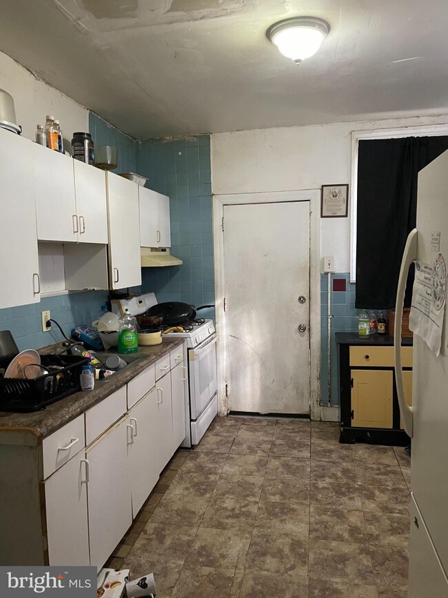 1462 S 4th St, Camden, NJ 08104 - photo 7