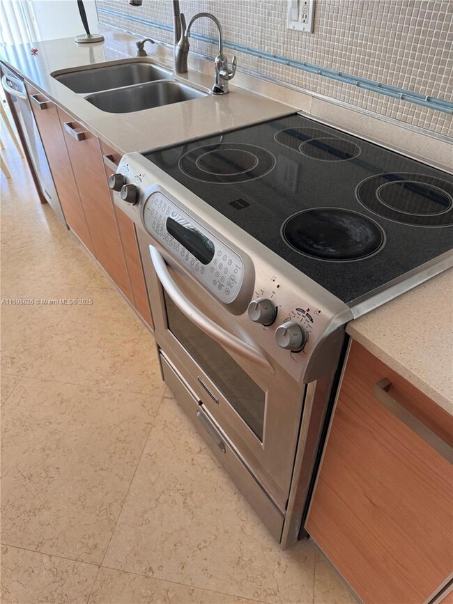 Winston Towers 300 unit 1602, Sunny Isles Beach, FL 33160 - photo 7