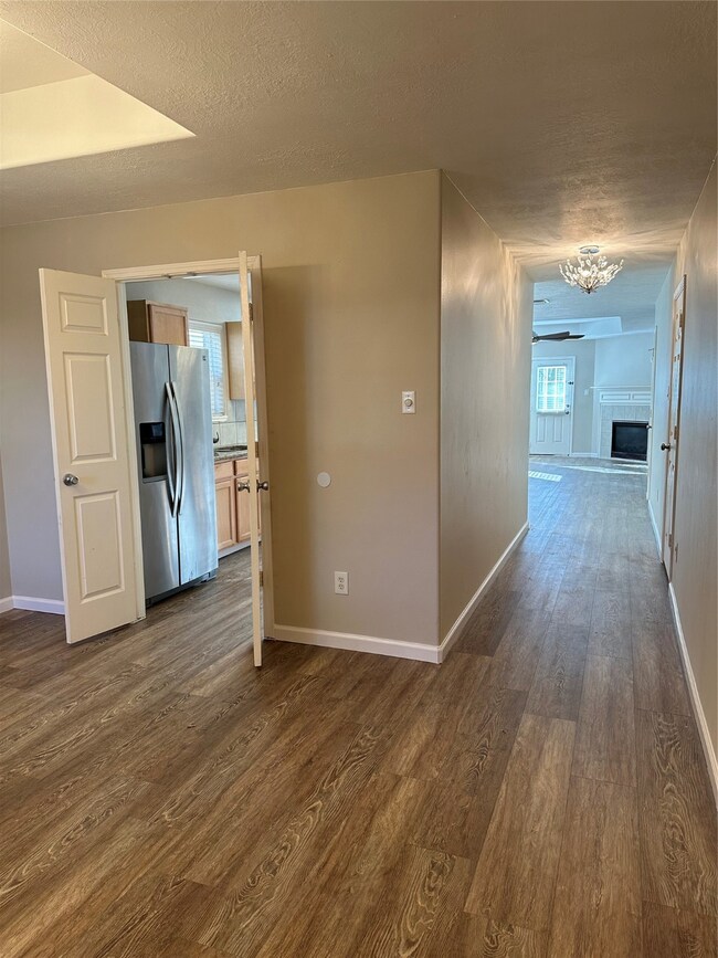 9246 Canady Park Ln, Houston, TX 77075 - photo 2