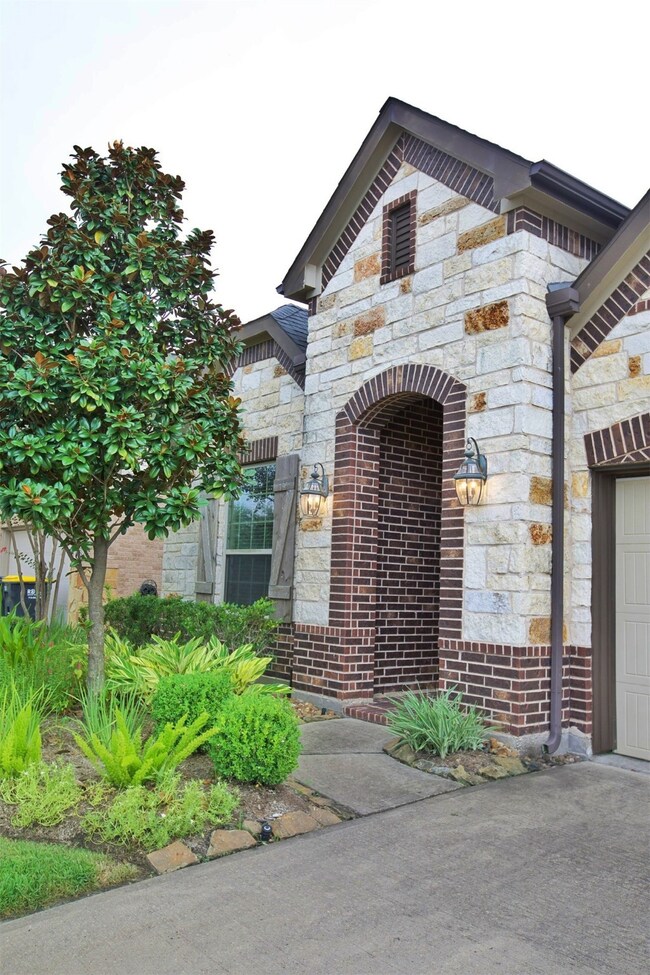 27335 Symphony Creek Ln, Fulshear, TX 77441 - photo 2