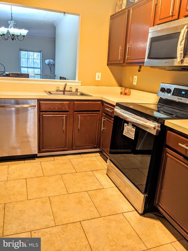 13920 Gunners Place, Centreville, VA 20121 - photo 2