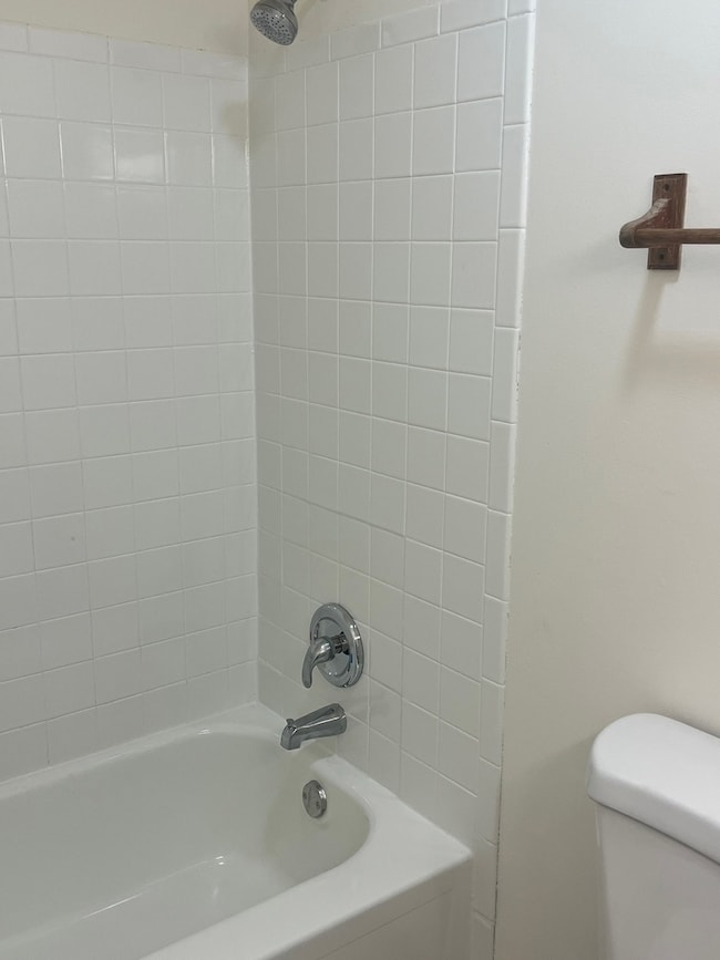 1381 N Glen Cir unit A, Aurora, IL 60506 - photo 6