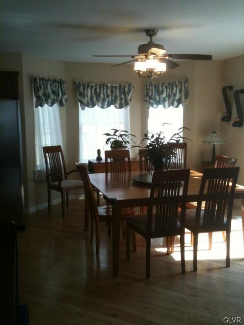 4889 Macarthur Rd, Whitehall, PA 18052 - photo 6