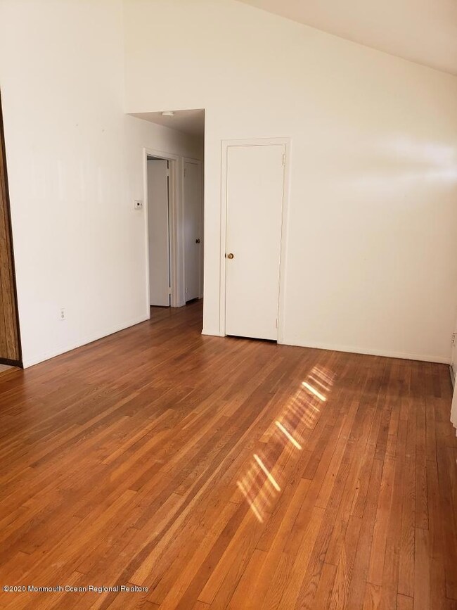Middle Living 2