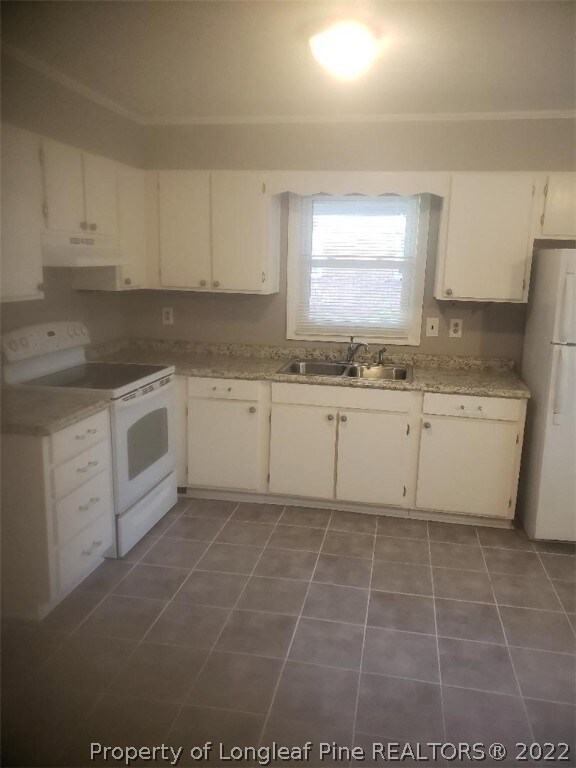 650 Edgehill Rd, Fayetteville, NC 28314 - photo 4