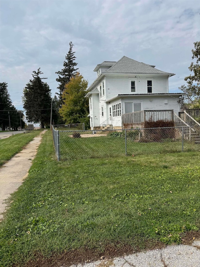 618 State St, Dysart, IA 52224 - photo 3