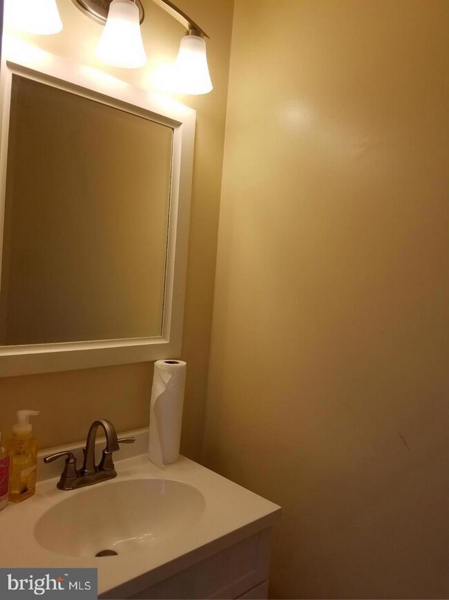 131 Firethorn Ct unit 12-4, Upper Marlboro, MD 20774 - photo 7