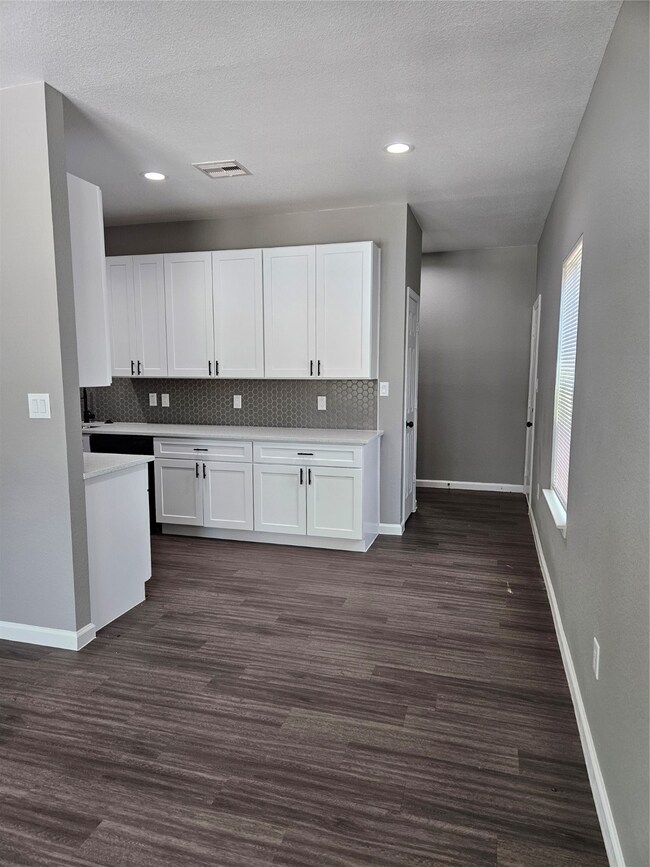 5813 Breland St unit B, Houston, TX 77016 - photo 6