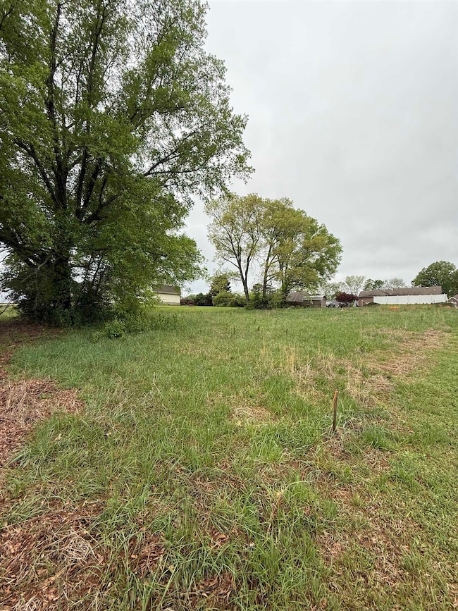 324 Oakview Cir, Killen, AL 35645 - photo 2