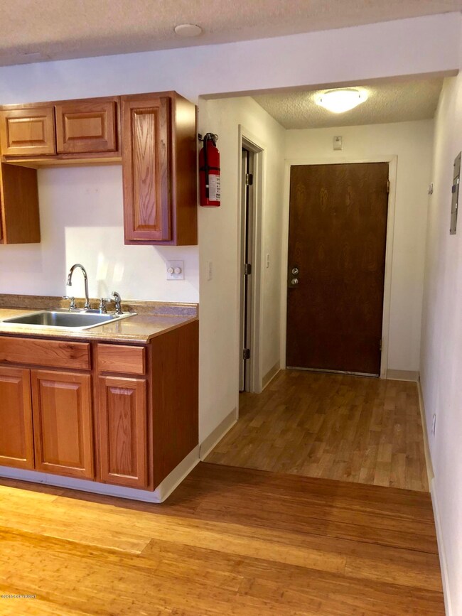 3400 Eureka St unit 208, Anchorage, AK 99503 - photo 6