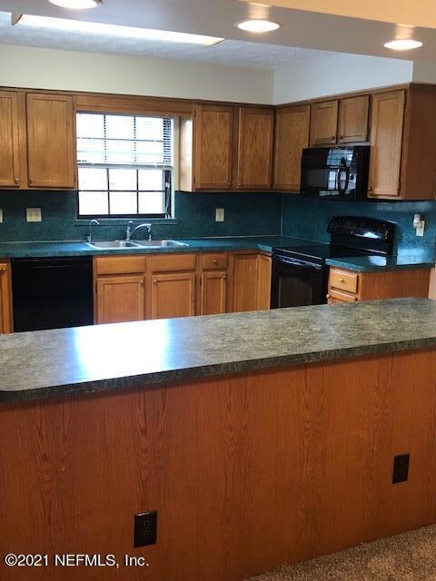 4642 Twelve Oaks Ct, Jacksonville, FL 32210 - photo 5